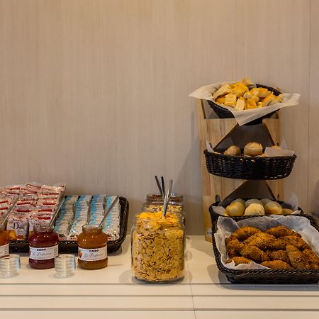 บีแอนด์บี โฮเต็ล มิโร ซาโวนา Hotel ภายนอก รูปภาพ
