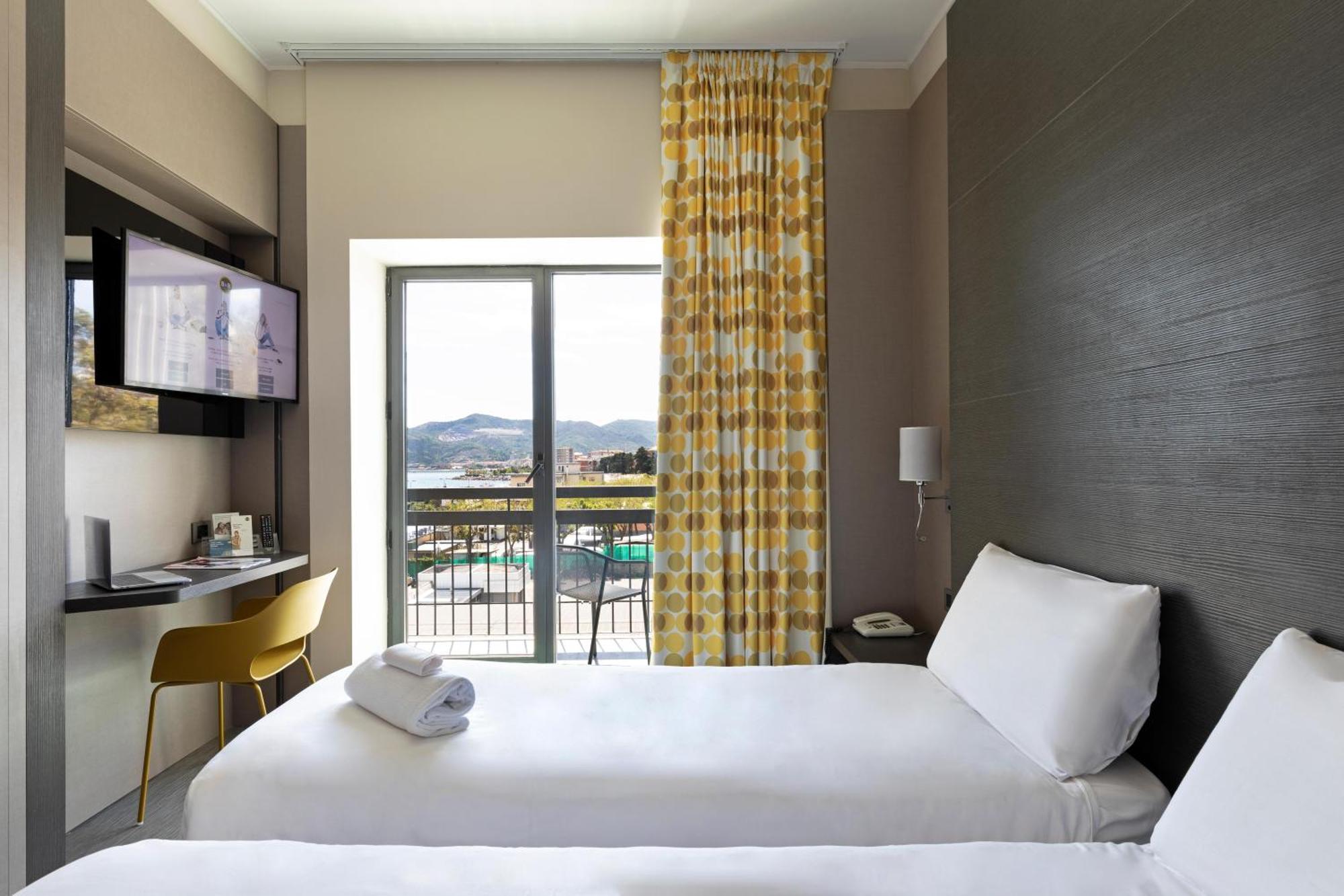 บีแอนด์บี โฮเต็ล มิโร ซาโวนา Hotel ภายนอก รูปภาพ