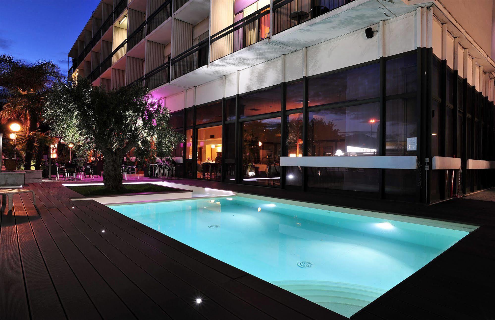 บีแอนด์บี โฮเต็ล มิโร ซาโวนา Hotel ภายนอก รูปภาพ