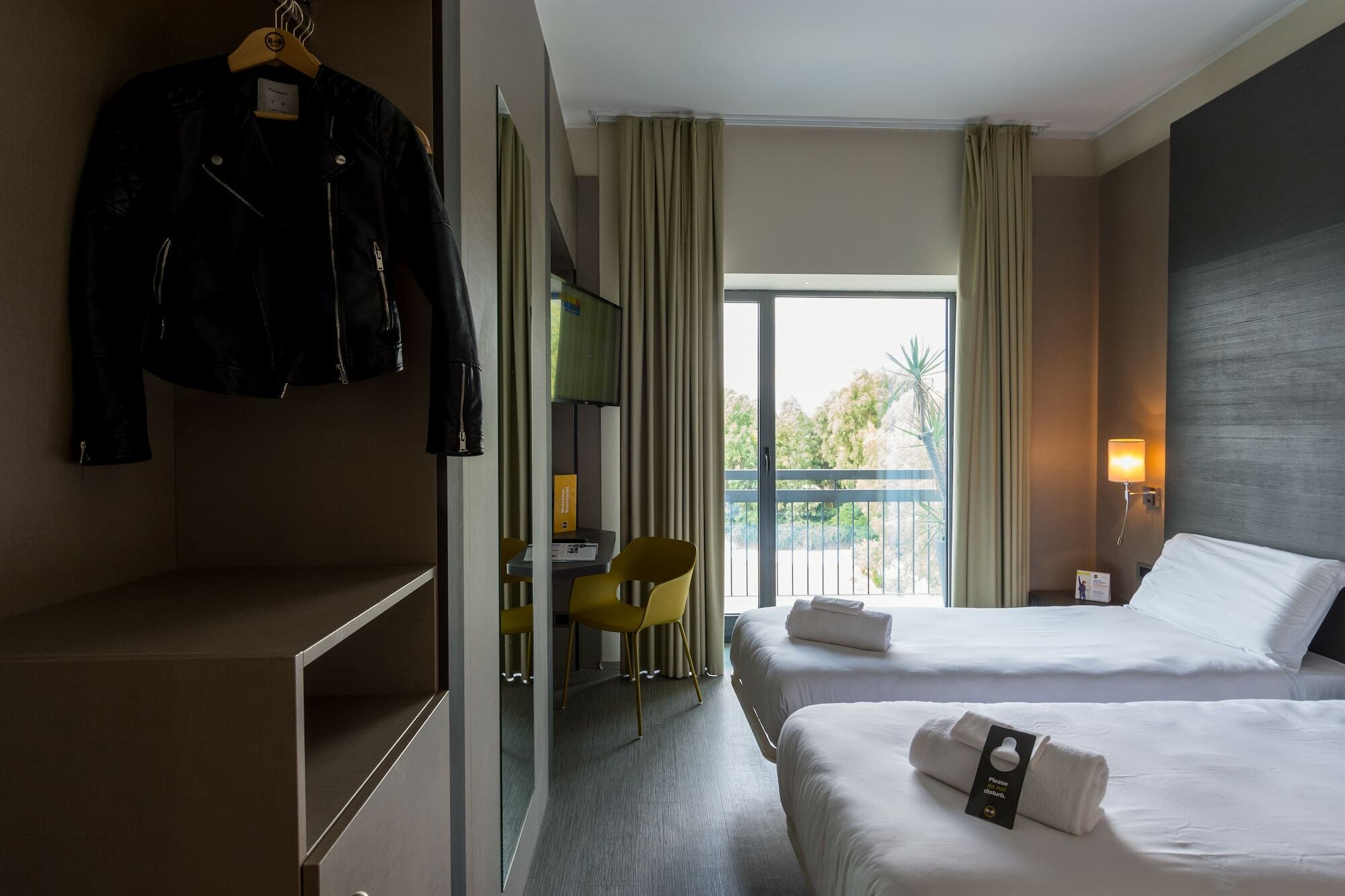 บีแอนด์บี โฮเต็ล มิโร ซาโวนา Hotel ภายนอก รูปภาพ